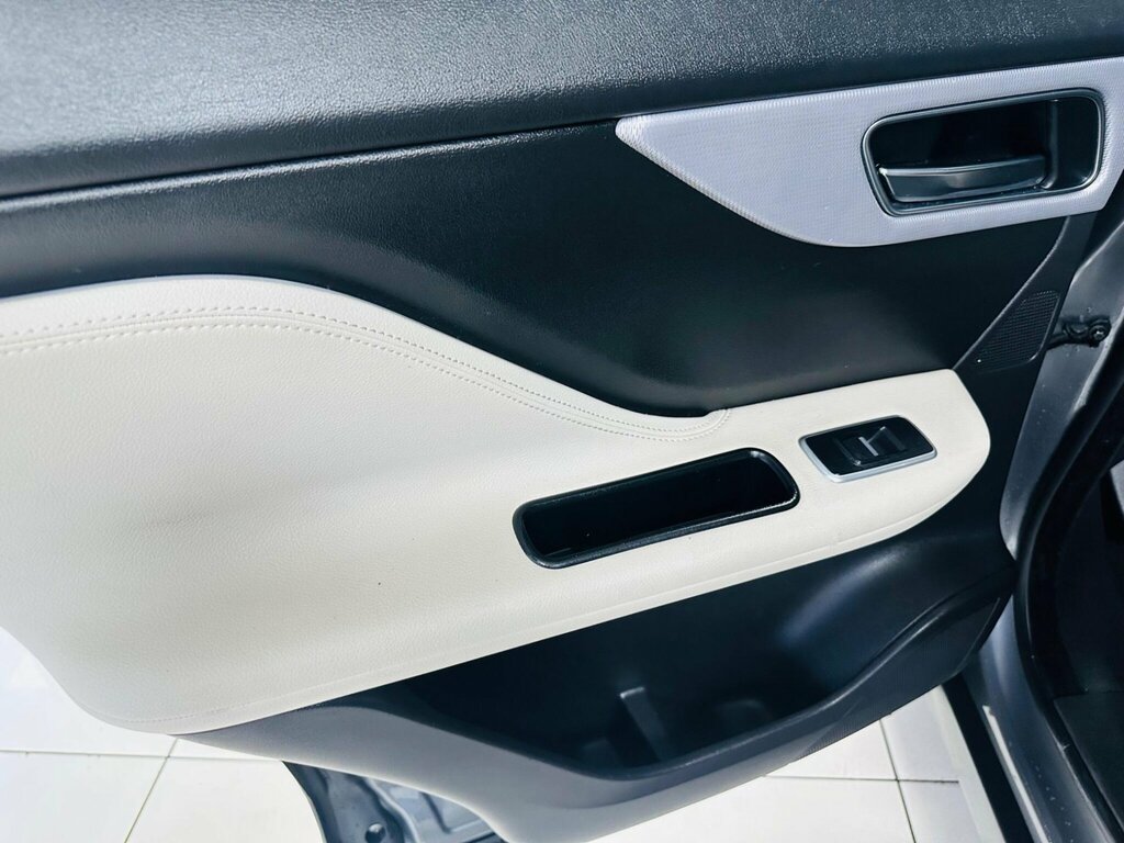 Jaguar F-Pace 2.0D Portfolio Awd 180 Bhp Glass Sunroof Sa Blue #43