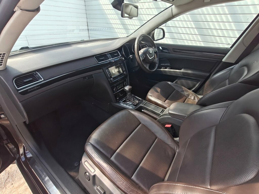 Skoda Superb 3.6L Elegance Brown #4