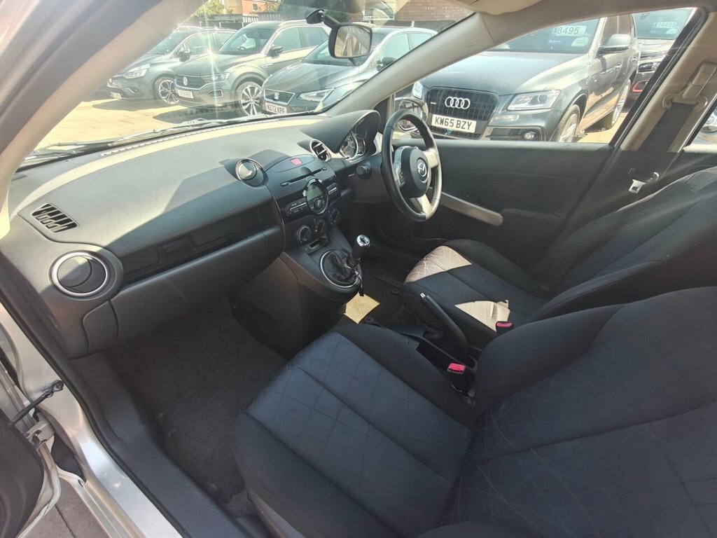 Mazda 2 1.3L Tamura Silver #4