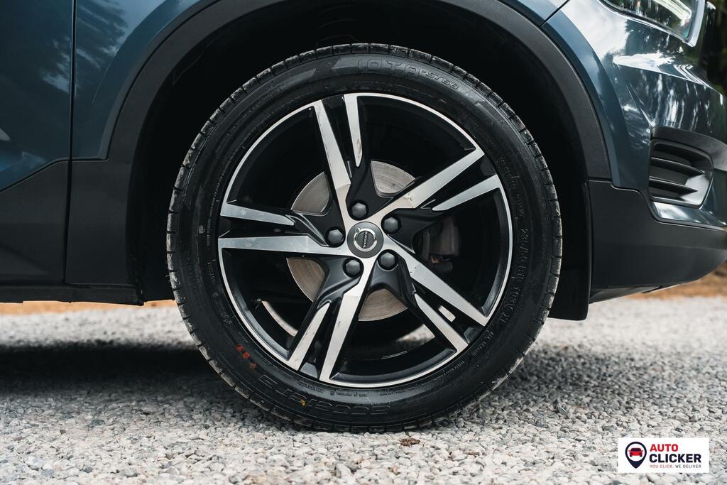 Volvo XC40 R-design Blue #6