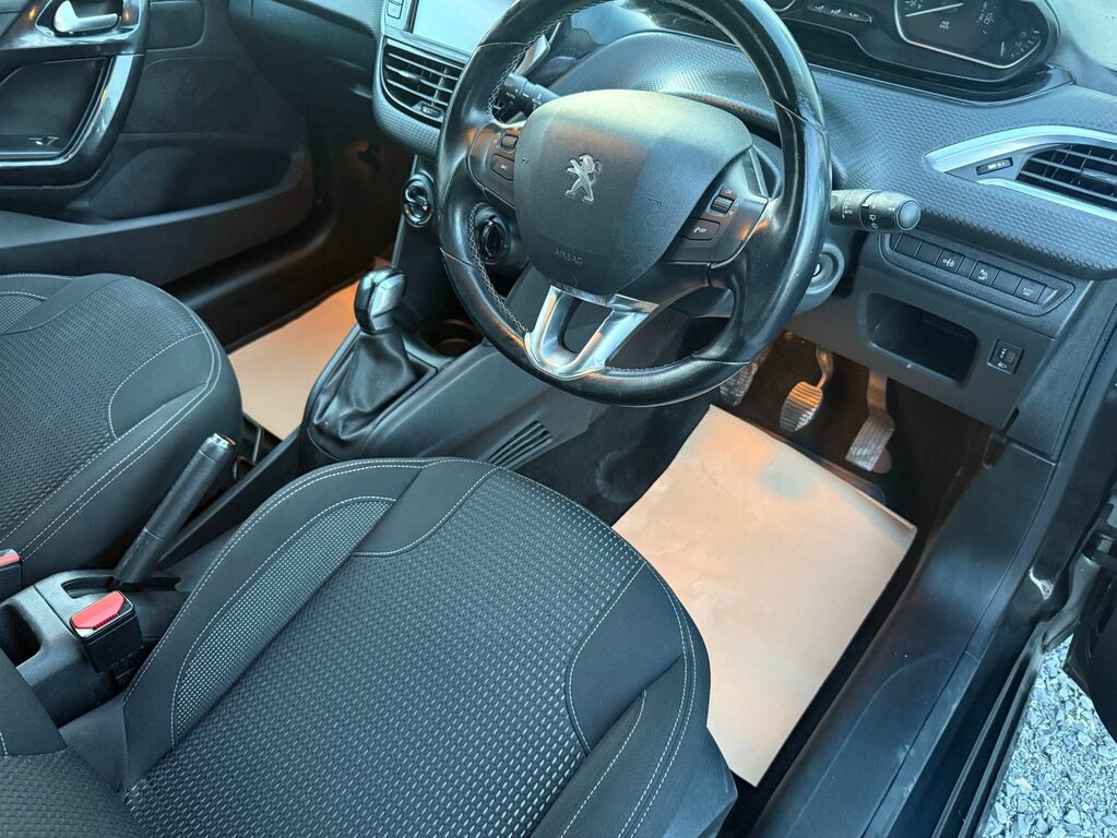 Peugeot 208 2018 1.6 Bluehdi Allure Hatchback Manua FN68DZX Black #2