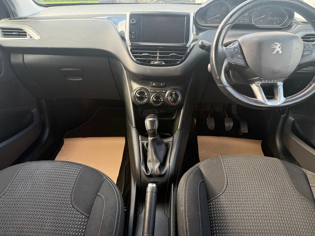 Peugeot 208 2018 1.6 Bluehdi Allure Hatchback Manua FN68DZX Black #4