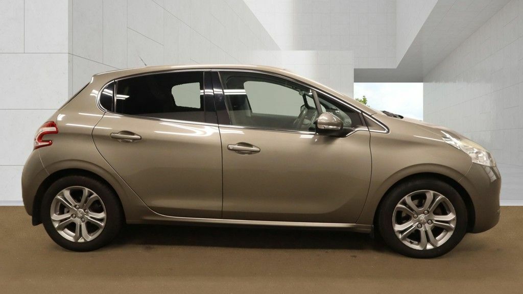 Peugeot 208 Hatchback 1.2 Vti Allure Euro 5 201414 Blue #8