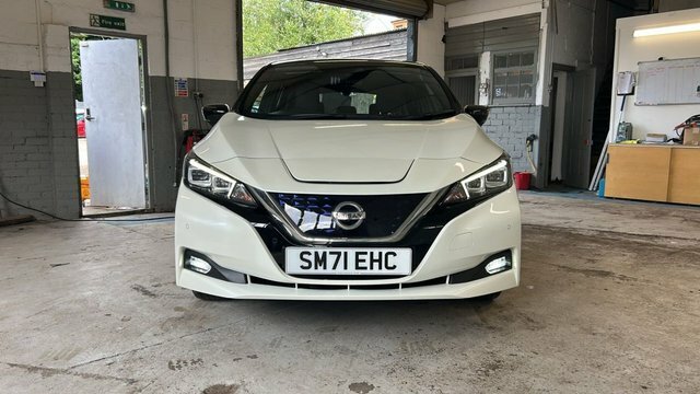 Nissan Leaf E Tekna Hatchback White #2