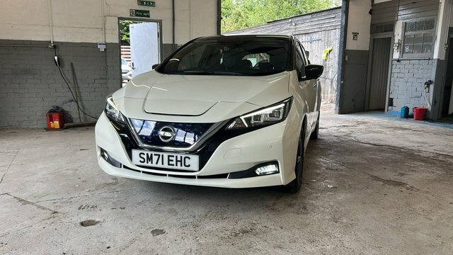 Nissan Leaf E Tekna Hatchback White #3