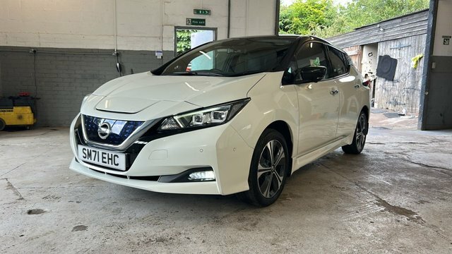 Nissan Leaf E Tekna Hatchback White #4