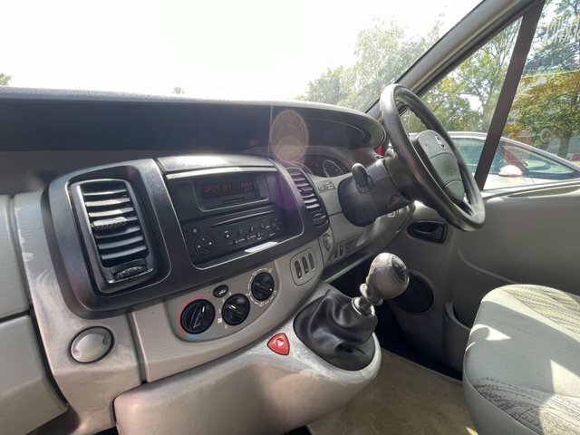 Nissan Primastar 2.0 Dci 2700 Se L1 H1 Red #19