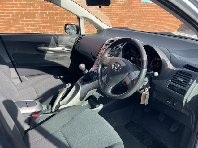Toyota Auris Vvt-i Tr Blue #5