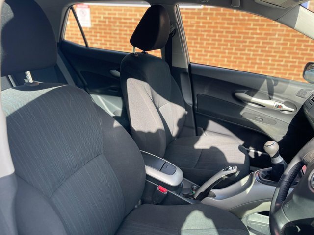 Toyota Auris 1.4 Vvt-i T3 Black #26