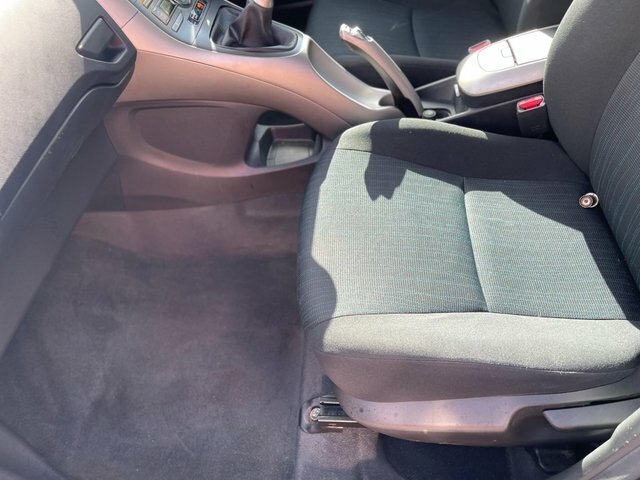 Toyota Auris 1.4 Vvt-i T3 Black #35