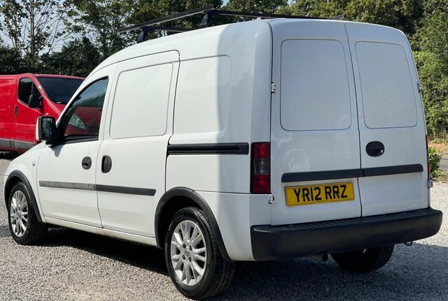 Vauxhall Combo Cdti 1700 16V Se White #4