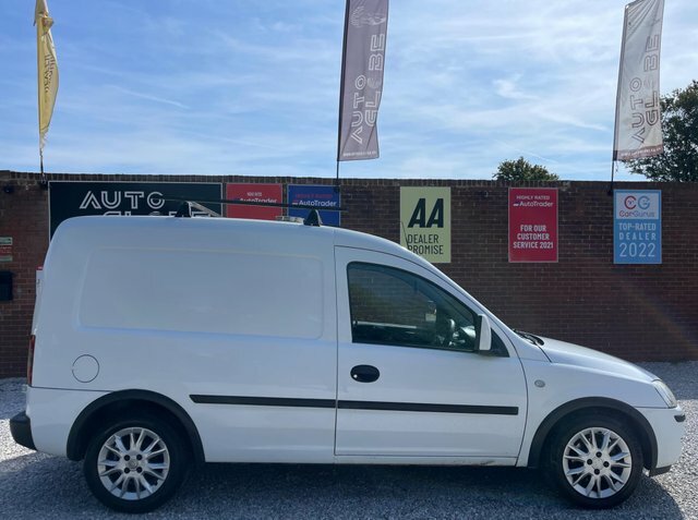 Vauxhall Combo Cdti 1700 16V Se White #5