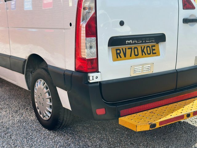 Renault Master Master 2.3 Dci 35 Business Fwd Mwb Medium Roof Eur White #15