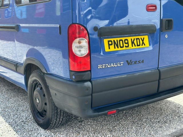 Renault Master  White #18