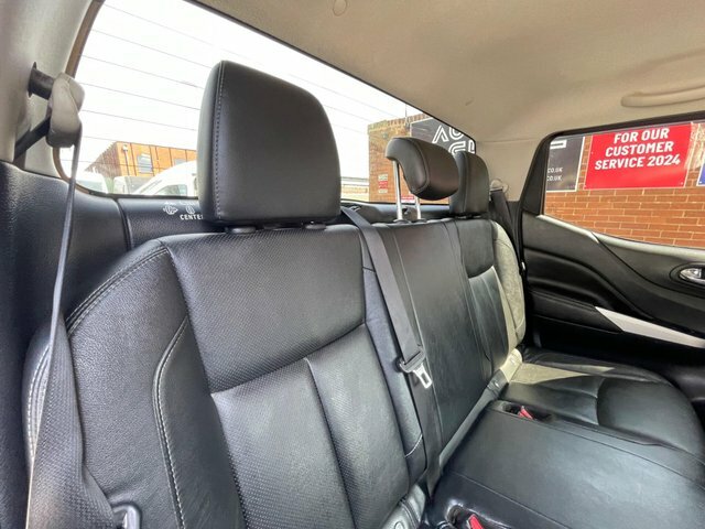 Nissan Navara 2.3 Dci Tekna Pickup Double Cab 4W Grey #46