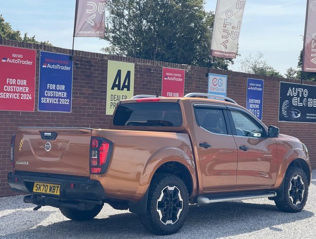 Nissan Navara Dci Tekna 4Wd Yellow #4