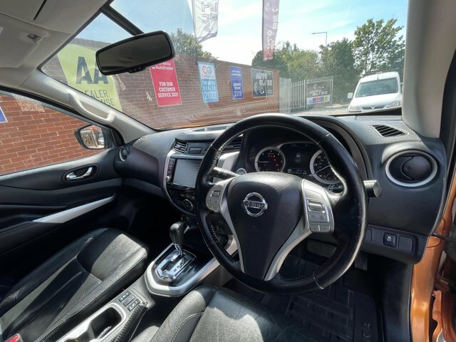 Nissan Navara Dci Tekna 4Wd Yellow #5