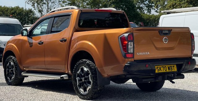 Nissan Navara Dci Tekna 4Wd Yellow #3