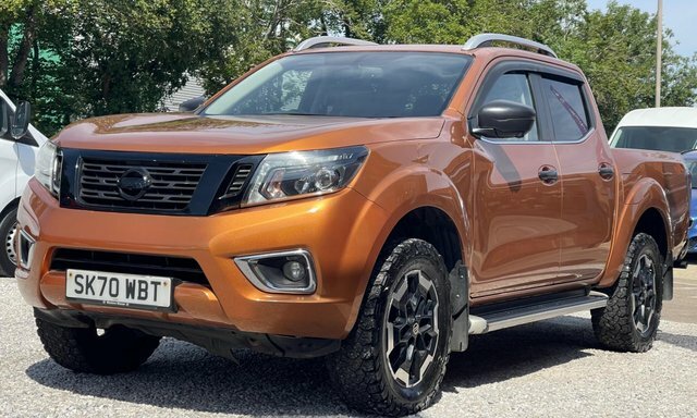 Nissan Navara Dci Tekna 4Wd Yellow #2