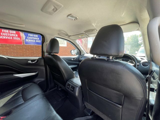 Nissan Navara 2.3 Dci Tekna Pickup Double Cab 4W Grey #47