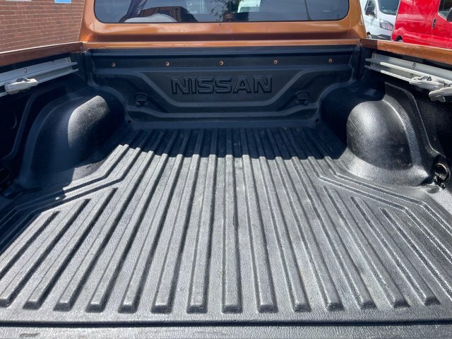 Nissan Navara 2.3 Dci Tekna Pickup Double Cab 4W Grey #51