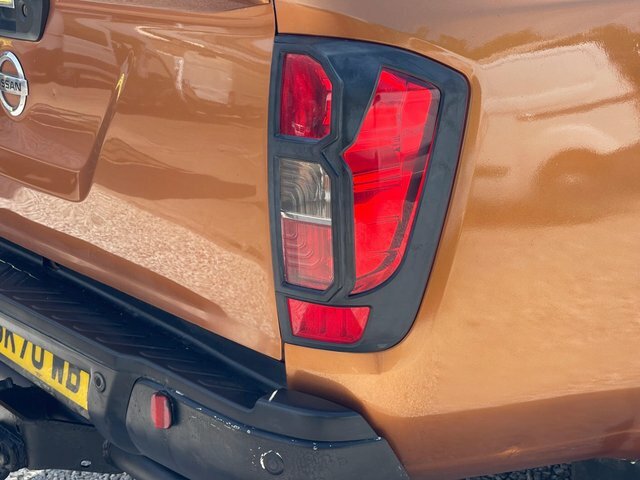 Nissan Navara 2.3 Dci Tekna Pickup Double Cab 4W Grey #26