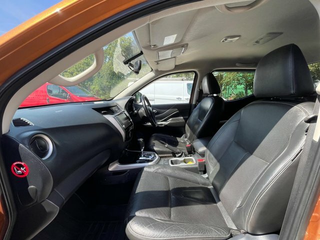 Nissan Navara 2.3 Dci Tekna Pickup Double Cab 4W Grey #55