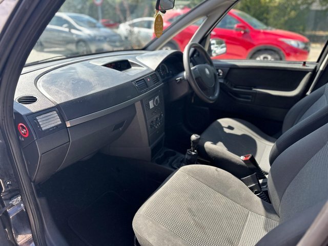 Vauxhall Meriva 16V Life Black #4