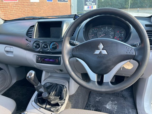 Mitsubishi L200 Di-d 4Work 4Wd Euro White #6