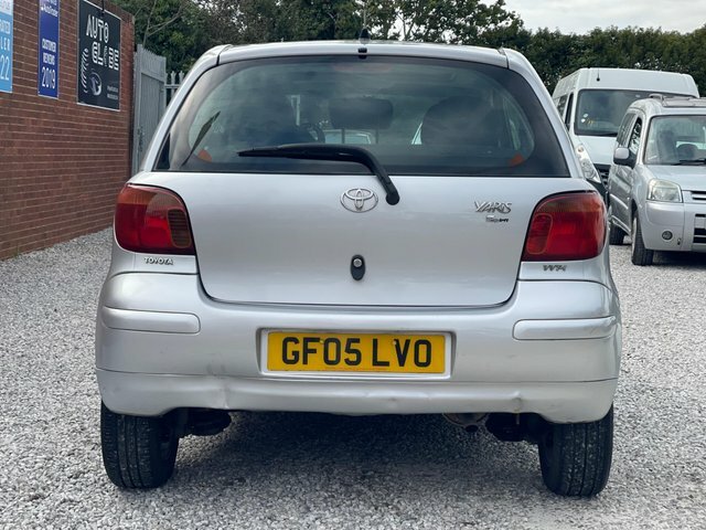 Toyota Yaris Vvt-i T Spirit Silver #6
