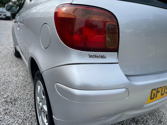 Toyota Yaris 1.3 Vvt-i T Spirit Black #44