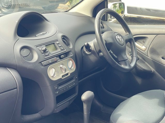 Toyota Yaris 1.3 Vvt-i T Spirit Black #19