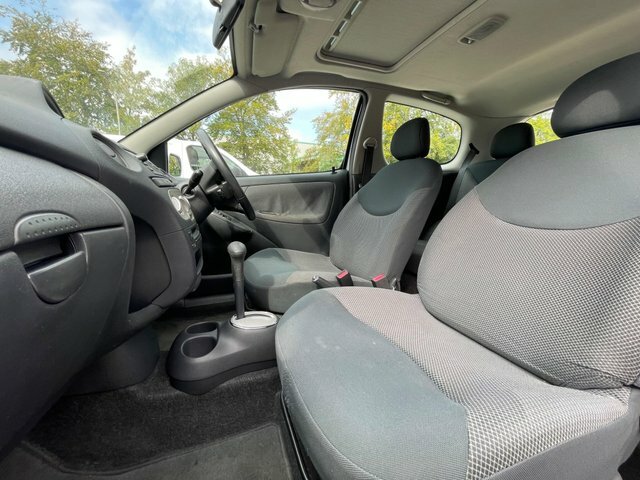 Toyota Yaris 1.3 Vvt-i T Spirit Black #42