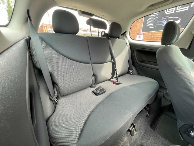 Toyota Yaris 1.3 Vvt-i T Spirit Black #25