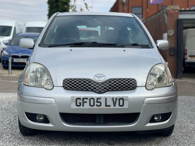 Toyota Yaris Vvt-i T Spirit Silver #3