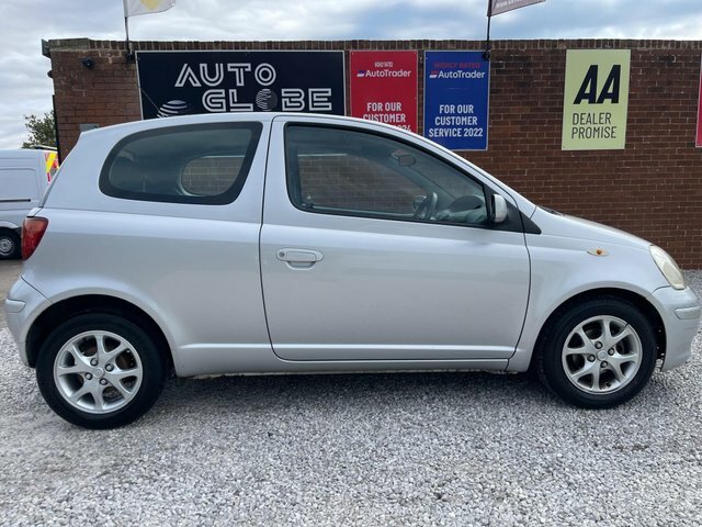 Toyota Yaris 1.3 Vvt-i T Spirit Black #7