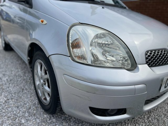 Toyota Yaris 1.3 Vvt-i T Spirit Black #46