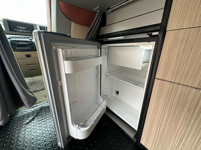 Nissan Elgrand Camper Conversion With Popupkitchenrrfridgeov HL53NFY Silver #4