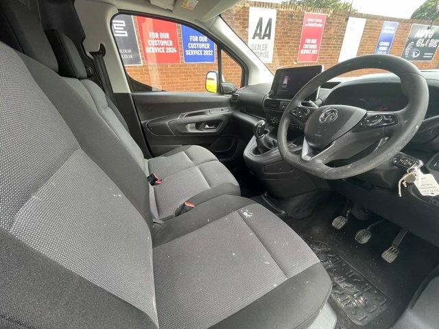 Vauxhall Combo Turbo D 2300 Sportive DY21OKU White #5