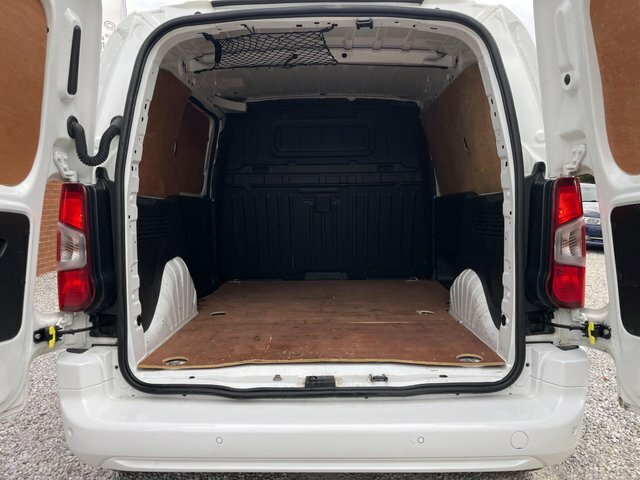 Vauxhall Combo Turbo D 2300 Sportive DL70KZV White #6