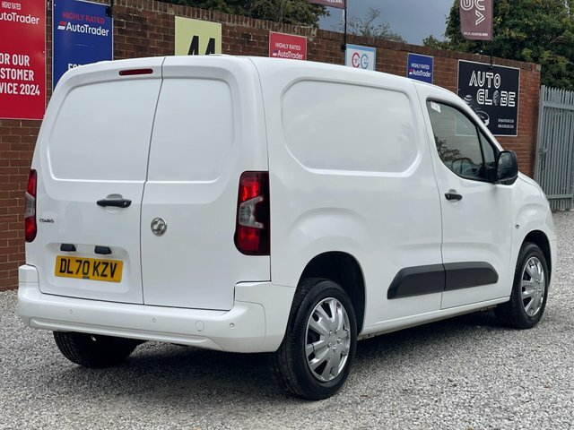 Vauxhall Combo Turbo D 2300 Sportive DL70KZV White #4