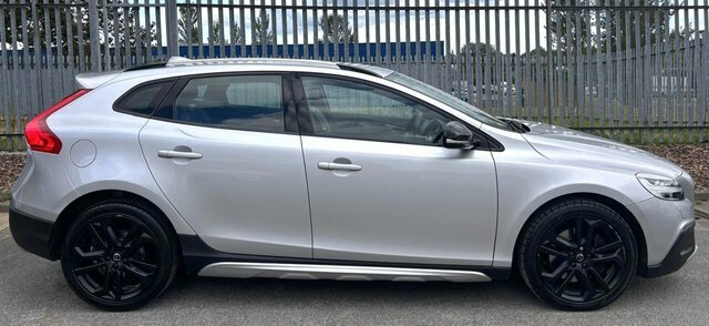 Volvo V40 Cross Country 2.0 T3 Pro Hatchback Euro 6 Ss Silver #4