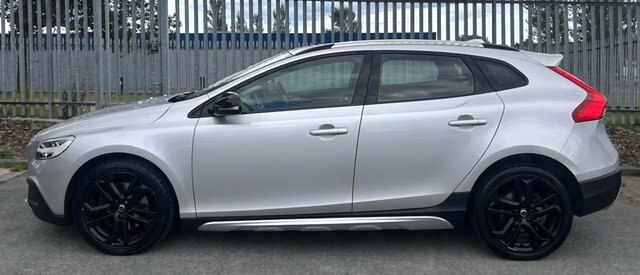 Volvo V40 Cross Country 2.0 T3 Pro Hatchback Euro 6 Ss Silver #3