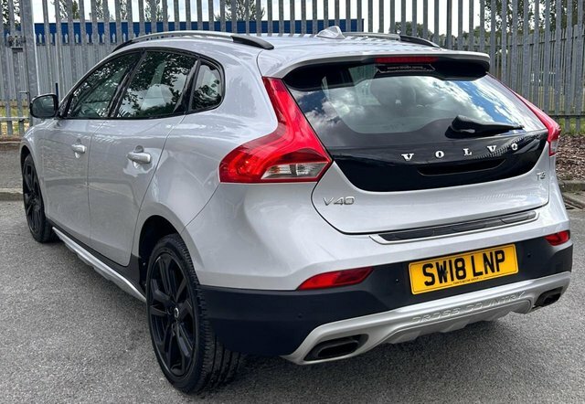 Volvo V40 Cross Country 2.0 T3 Pro Hatchback Euro 6 Ss Silver #6