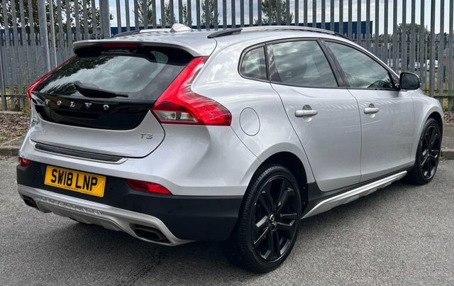 Volvo V40 Cross Country 2.0 T3 Pro Hatchback Euro 6 Ss Silver #5