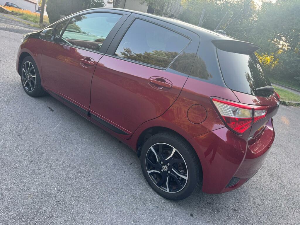 Toyota Yaris 1.5 Vvt-i Blue Bi-tone Euro 6 Red #6