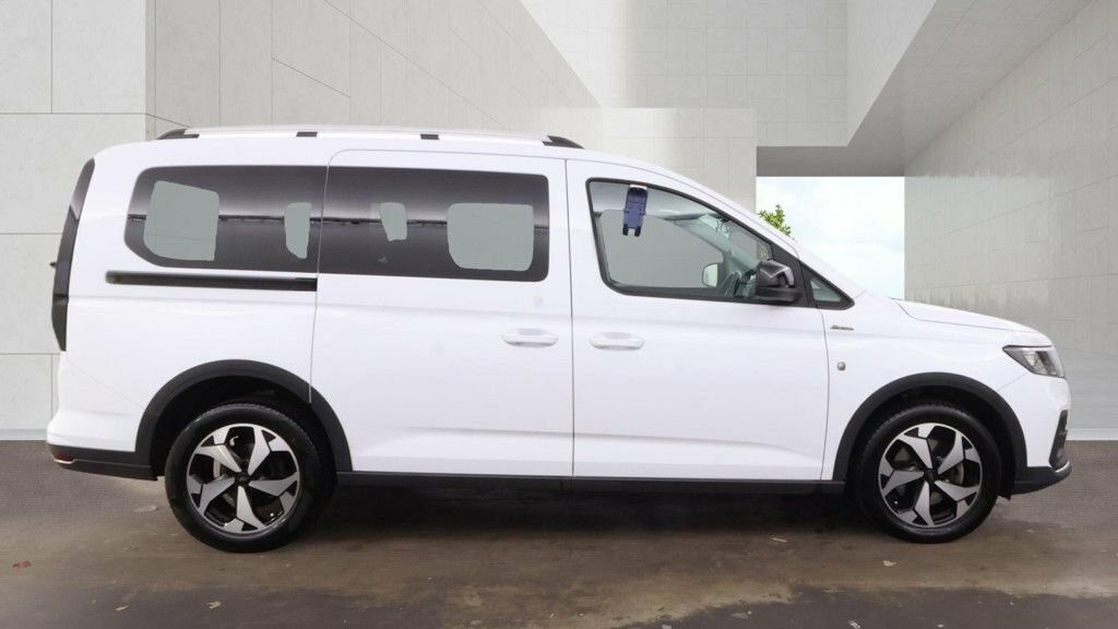 Ford Grand Tourneo Connect 2L Active White #5