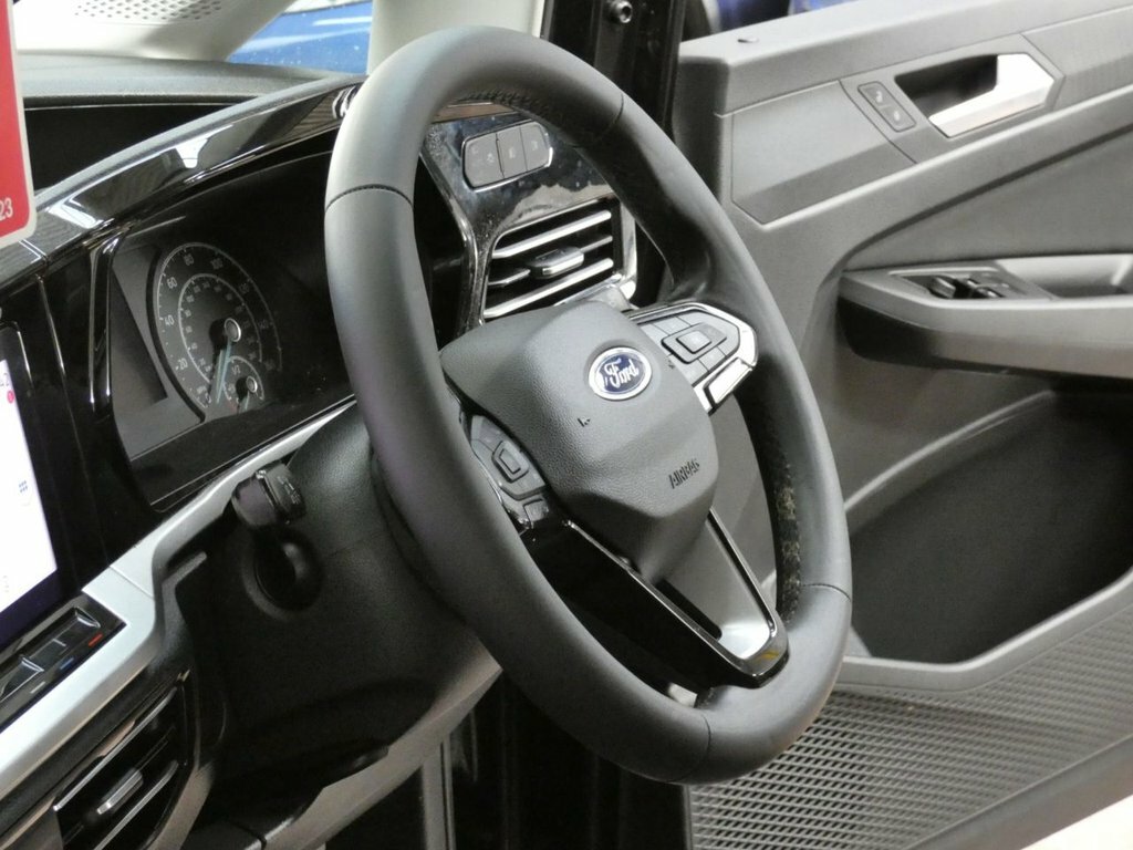 Ford Grand Tourneo Connect 2L Titanium Grey #52