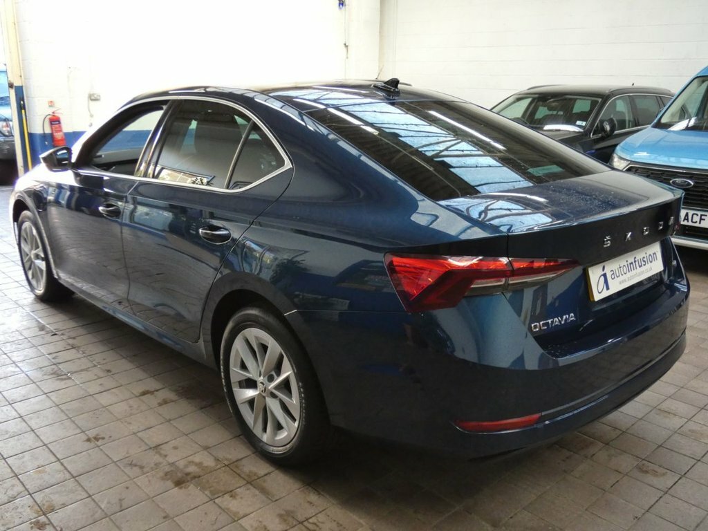 Skoda Octavia 1.4L Se L Blue #4
