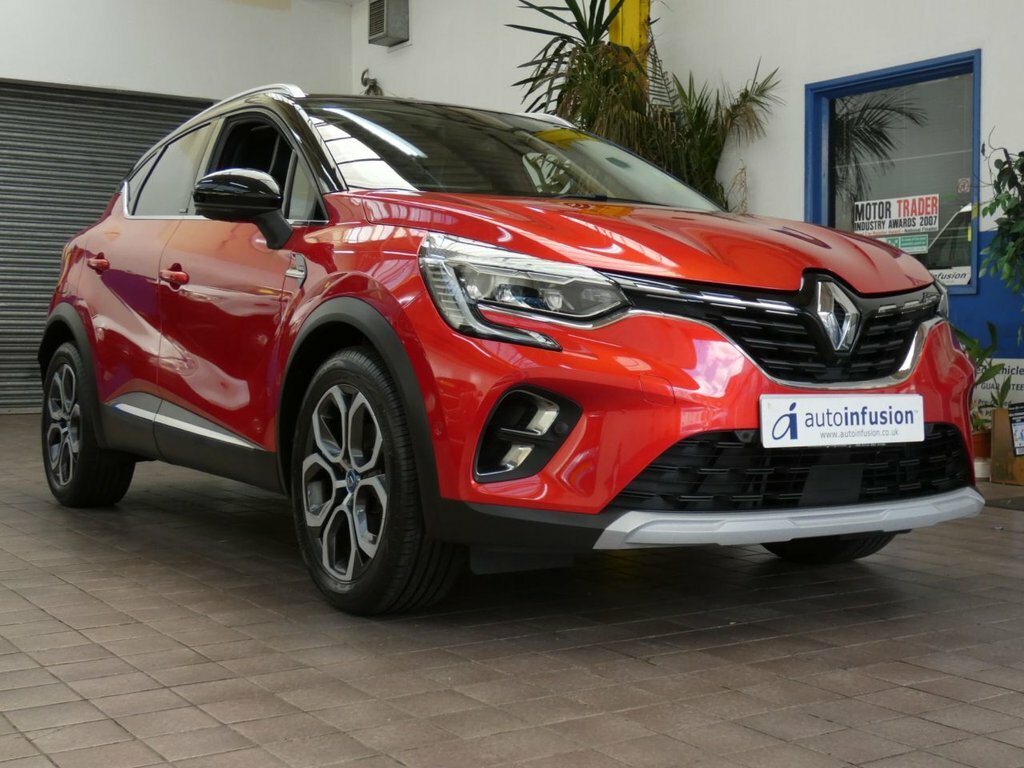 Renault Captur 1.6L S Edition Red #5